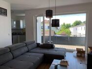 moderne helle 2-Zi. Whg., Balkon, EBK (Ablöse), 2x Stellplatz, ideal für 1 Person - Siegenburg