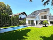 Familien-Villa der Extraklasse: Edles Design – idyllischer Garten - Raumwunder - Grünwald