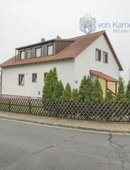 Zweifamilienhaus mit Südgarten, Terrasse, Garage & Carport in Großenseebach - Großenseebach