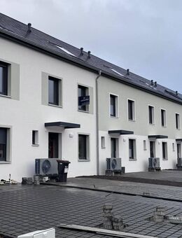 Fertig erstelltes Neubau Reihenhaus in Pirna-Mockethal, sofort bezugsfertig, Festpreis - Pirna