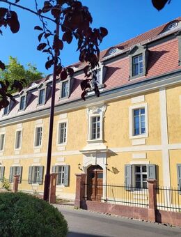 / ERSTBEZUG / im Herrenhaus Hohnstädt / Kulturdenkmal zum Wohnen / - Grimma