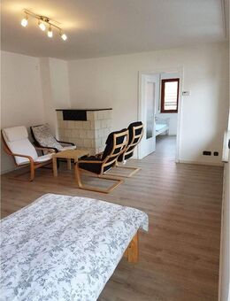 INNENSTADTNAHE 3-Zi.-WOHNUNG - im 2. OG mit 2 Balkonen in Oberesslingen - 138-24 - Esslingen (Neckar)