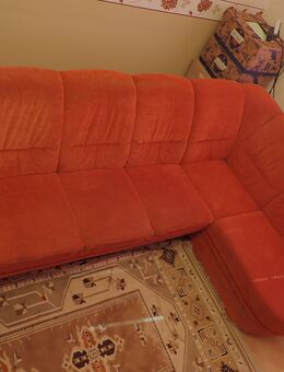 Sofa, Eck-Couch, ausziehbar, mit Recamiere (Ottomane) und Klapp-Hocker - Hoyerswerda