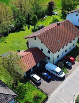 Mehrfamilienhaus, das mehr kann: stilvoll leben, vermieten & entspannen - alles unter einem Dach! - Dingolfing