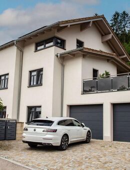 Privat & exklusiv: Familienresidenz mit Pool, PV-Anlage und Traumgarten - Riedenburg