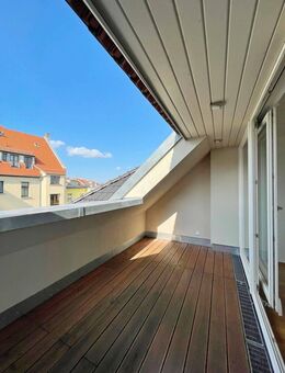 Stilvoll sanierte 2-Zimmer-Dachgeschosswohnung mit sonniger Loggia ! - Leipzig