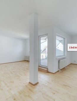 IMMOBERLIN.DE - Schöne komfortable & ruhige Dachgeschosswohnung mit Terrasse im Sprengelkiez - Berlin