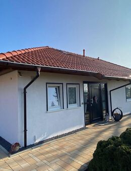 Charmanter Bungalow mit Pool in ruhiger Lage von Klein-Wanzleben - Wanzleben-Börde