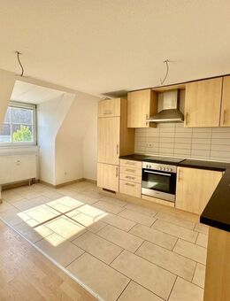 Sofort bezugsfrei - Charmante Maisonette-Wohnung mit 3,5 Zimmer im DG - Kenzingen