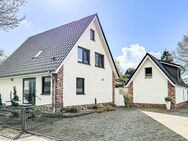 Kernsaniertes Einfamilienhaus mit Nebengebäude auf bezauberndem Grundstück in Strandnähe - Cuxhaven