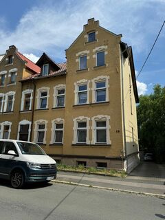 Gepflegtes 3-Familienhaus in - Saalfeld Südstadt - mit Balkon u. Stellplätzen - Kapitalanlage !