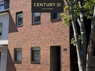 C21 - Zünden Sie den Rendite-Turbo! Wohnhaus mit 13 Zimmern, Garten und 7 Garagen! - Mönchengladbach