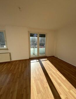 AKTION! 2 Monat netto Miete sparen! 2-Raumwohnung im EG Balkon mit Blick ins Grüne - Magdeburg