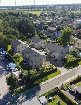 Fußbodenheizung, Terrasse, zwei Stellplätze usw: Stadthäuser in Bernau - Neubau mit Grundstück! - Bernau (Berlin)
