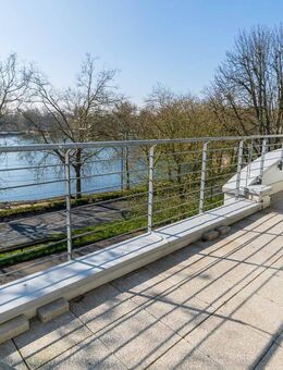 Stilvolle Maisonette-Wohnung mit Panorama-Terrasse in direkter Schlosslage - Düsseldorf