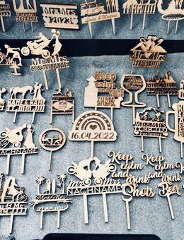 personalisierte Cake-Topper aus Holz für Hochzeit, Geburtstag, Taufe, Jubiläum, Konfirmation, Kommunion,... Kuchenstecker, Tortenfigur - Kamen