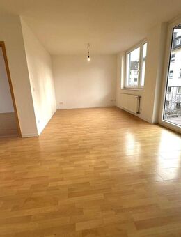 Sonnige Wohnung mit offener Küche und Balkon Nähe Westpark (Frisch gestrichen) - Dortmund