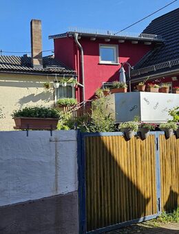HOFREITE MIT 2 WOHNEINHEITEN UND GROSSEM NEBENGEBÄUDE ZU VERKAUFEN - Taunusstein