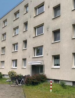 Kapitalanlage: gut vermietete 3 Zimmer Wohnung mit Balkon - Düsseldorf