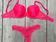 BH- Set von Victoria Secret Gr. 75E neon pink mit String - Norden