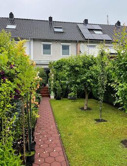Modernisiertes Reihenhaus in Bremen-Vegesack mit Garage - Bremen