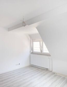 Dachgeschosswohnung im Zentrum - Erstbezug nach Sanierung - Kirchheim (Teck)