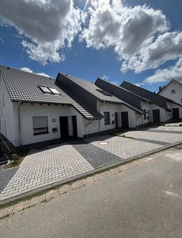 ERSTBEZUG! - Neues modernes Reihenhaus in Frankenberg - Frankenberg (Eder)