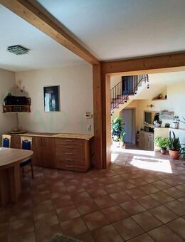 Hofreite mit modernisiertem Wohnhaus, Scheune, Nebengebäude - Armsheim