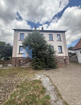 Außergewöhnliches Wohnhaus mit Nebengebäuden in Warburg-Germete - Warburg (Hansestadt)