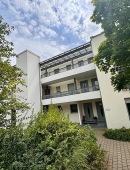 Traumhafte Erdgeschoss Wohnung mit eigenem Garten und Tiefgarage - Neumarkt (Oberpfalz)