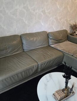 Couch - Frankfurt (Main) Schwanheim