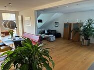 Exklusive Dachgeschoss Wohnung mit Fernblick, gehobener Ausstattung und Balkon in Eltville - Eltville (Rhein)