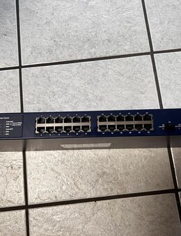 NETGEAR Smart Managed Switch PoE GS724T V4 - Dresden Zentrum