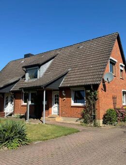 Attraktives Haus mit zwei WE, Keller, großzügiger Nutzfläche und großem Grundstück in guter Ortslage - Dassendorf