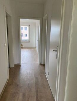 Gemütliche 2-Zimmer-Wohnung in grüner Lage mit Balkon - Lippstadt
