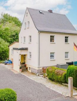 Großzügiges Zweifamilienhaus für Eigennutzer oder Kapitalanleger mit 9%! Rendite in Marktredwitz - Marktredwitz