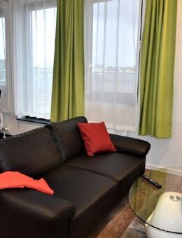 Großzügiges 2-Zimmer-Penthouse-Apartment, komfortabel & komplett ausgestattet, zentral in Niederrad - Frankfurt (Main)