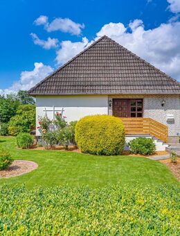 Viel Platz für neue Ideen: Einfamilienhaus mit großem, idyllischen Garten an der Treene! - Oeversee