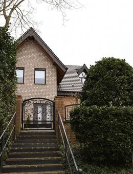 Hochwertiges Haus im Haus mit viel Platz und schönem Garten. - Neuss