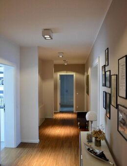 Stilvolle 4-Zimmer-Wohnung mit exklusiver Ausstattung, Balkon & Loggia in Toplage der KTV Rostock - Rostock