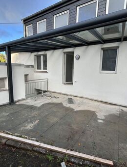 Kernsarnierte 4-Zimmer-Mietwohnung mit Terrasse, Balkon und Weitblick - Vettelschoß