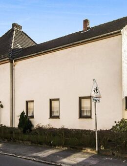 Fähr-Lobbendorf: Ein-Zweifamilienhaus mit gemütlichen Garten und Doppelgarage in ruhiger Lage - Bremen