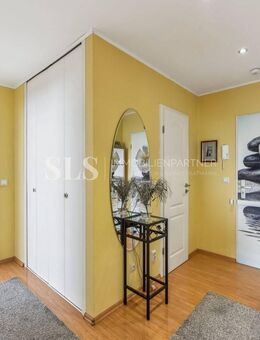 Hoch hinaus: Stilvolle 2-Zimmer-Wohnung mit Balkon und TG-Stellplatz in Neuss-Holzheim - Neuss