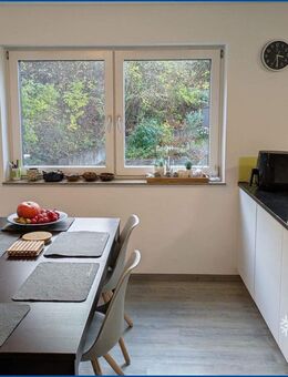 Moderne 4-Zimmer-Wohnung am Fuße des Mittelbergs mit Balkon und Aufzug - Biberach (Riß)