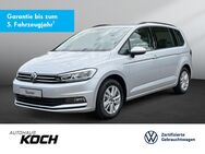 VW Touran, 2.0 TDI Comfortline, Jahr 2022 - Möckmühl