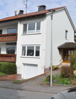 Ein Zuhause mit Herz-Großzügiges Zweifamilienhaus mit Garten - Warburg (Hansestadt)