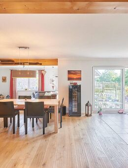 Warm, Natürlich, Nachhaltig – modernes Einfamilienhaus aus Holz mit PV & Erdwärme - Sankt Peter-Ording