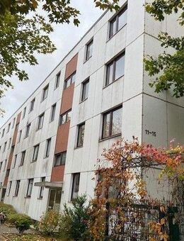 Modernisierte 3 Zimmer Wohnung mit Balkon zu vermieten! - Kiel