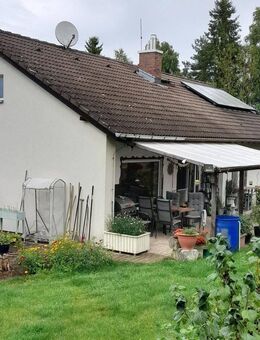 Bungalow Ortsrand mit ausgebautem Untergeschoß - Leupoldsgrün
