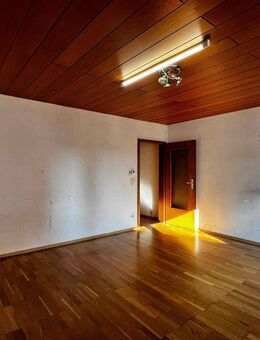 2 Zimmer-Altbau-Wohnung - Ideal für handwerklich Begabte - gestalten Sie selbst! - Stuttgart